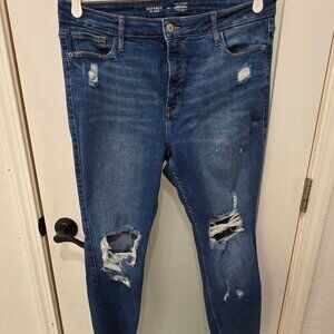🦋 Old Navy Distressed Skinny Jeans – Size 14 – Knee Rips & Cutoff Hems! 🔥